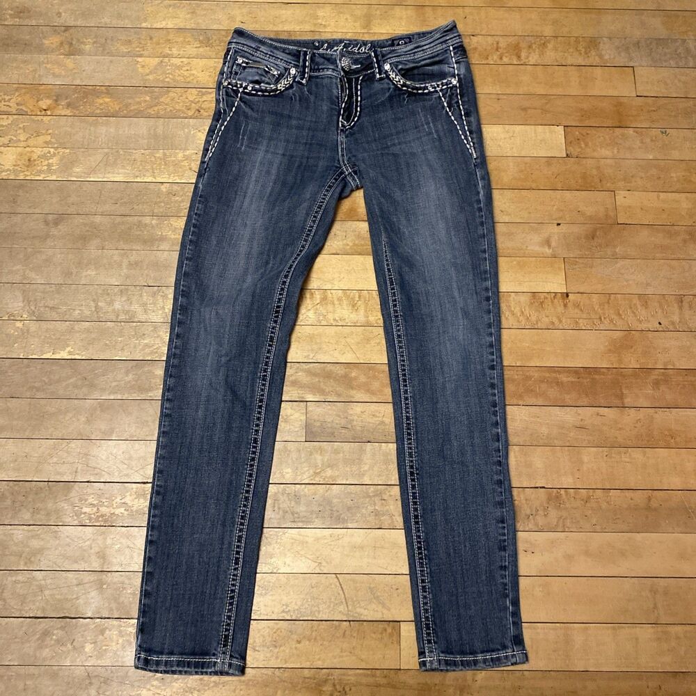 L.A. Idol Jeans Womenโs Size 9 31x31.5โ Medium Wash Tapered Leg Low Rise